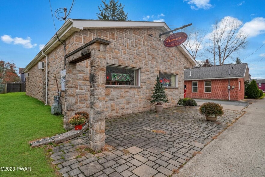 More Photos Of 302 Pennsylvania Ave, Matamoras Restaurant For Sale