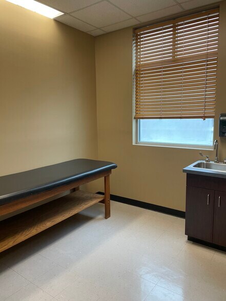 More Photos Of 3115 College Park Dr, Conroe Medical For Lease