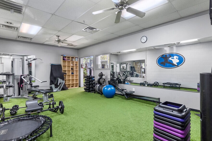 More Photos Of 118 Shenandoah Dr, The Woodlands Freestanding For Sale