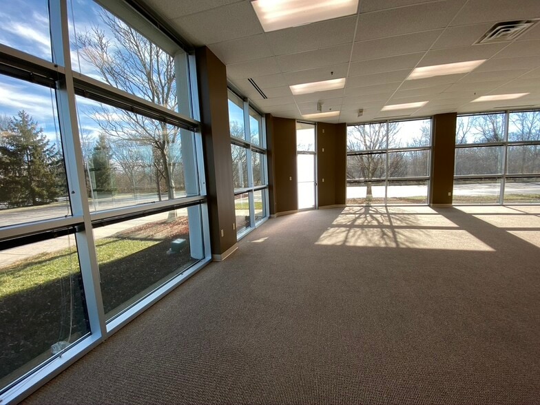 More Photos Of 6625 Network Way, Indianapolis Light Distribution For Sale