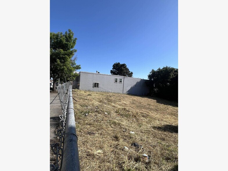 More Photos Of 9809-9811 Macarthur Blvd, Oakland Land For Sale