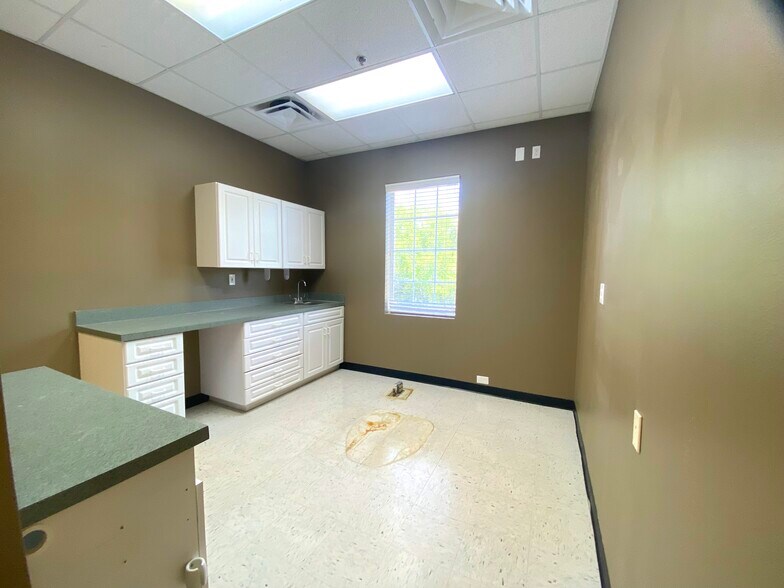 More Photos Of 910 Williston Park Pt, Lake Mary Medical For Sale