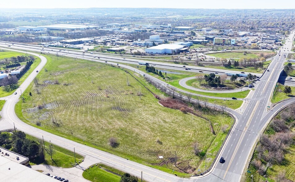 More Photos Of 4994 N Service Rd, Lincoln Land For Sale