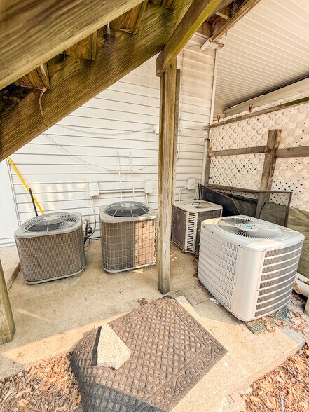 More Photos Of 208 N Waukegan Rd, Lake Bluff Apartments For Sale