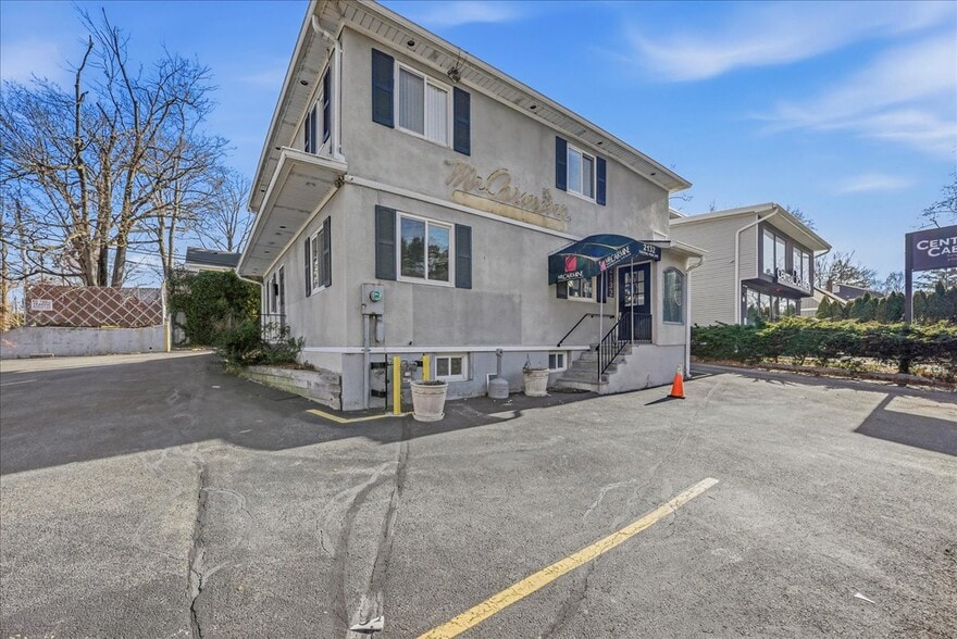 More Photos Of 2132 Central Park Ave, Yonkers Freestanding For Sale