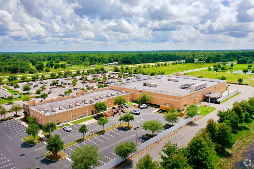 More Photos Of 13455-13485 County Line Rd, Spring Hill General Retail For Lease