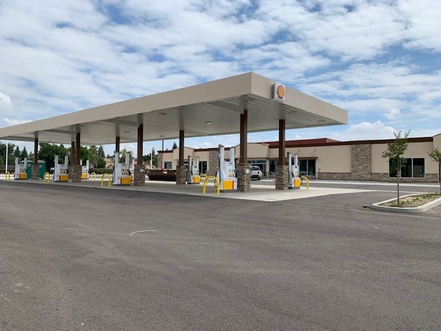 Primary Photo Of Sec Houston Avenue & McAuliff St, Visalia Service Station For Lease