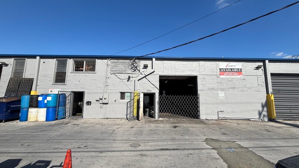 More Photos Of 3904 NW 32 Ave, Miami Warehouse For Lease
