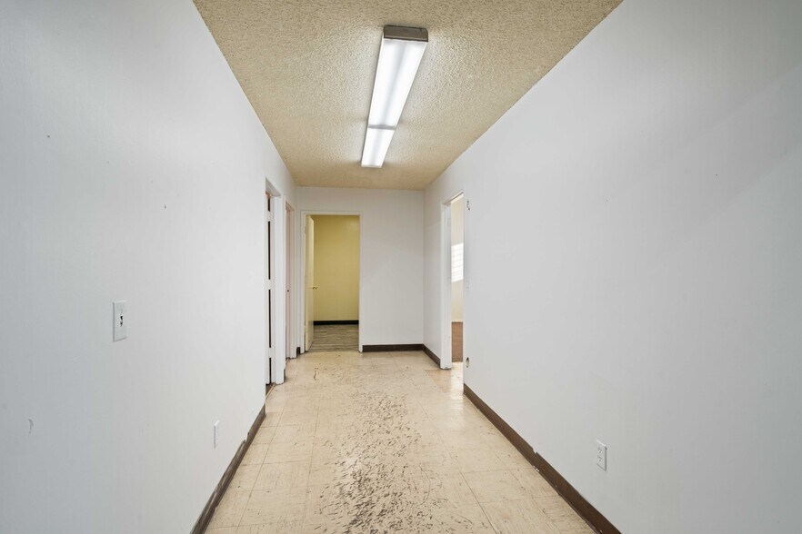 More Photos Of 215 W 15th St, Los Angeles Warehouse For Sale