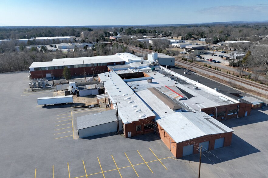 More Photos Of 110 Thermoid Way, Salisbury Manufacturing For Sale
