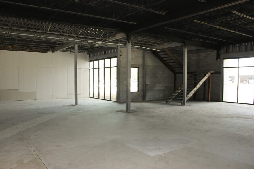 More Photos Of 10931 Ocean City Blvd, Houston Auto Dealership For Lease