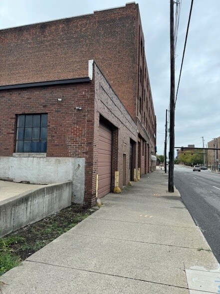 More Photos Of 200 E Superior St, Fort Wayne Flex For Sale