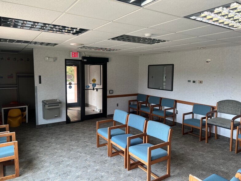 More Photos Of 305 S Highway 27, Cadott Medical For Sale