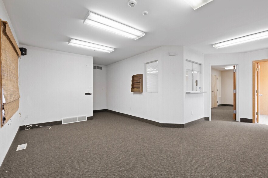 More Photos Of 2640 Ridgeway Ave, Rochester Medical For Sale