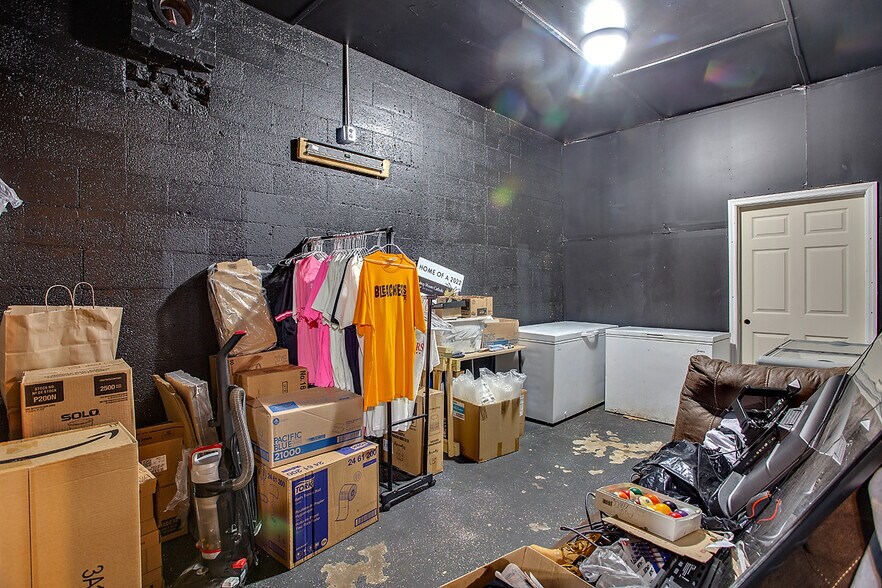 More Photos Of 418 Washington St, Chattahoochee Storefront For Sale