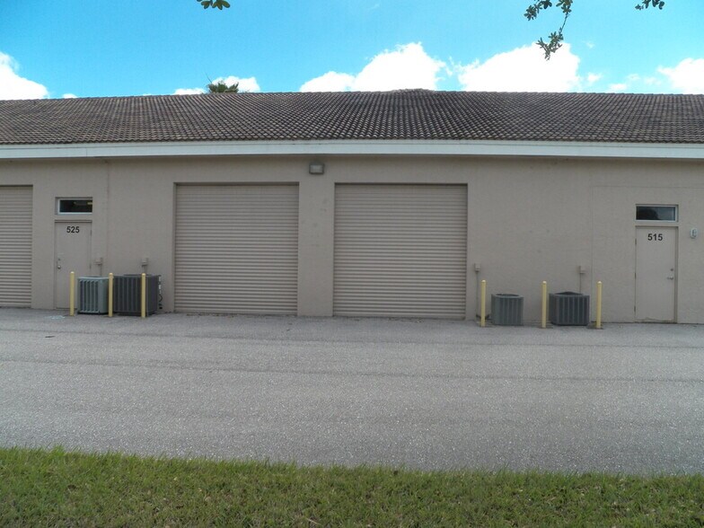 More Photos Of 515-525 SE Central Pky, Stuart Office For Sale