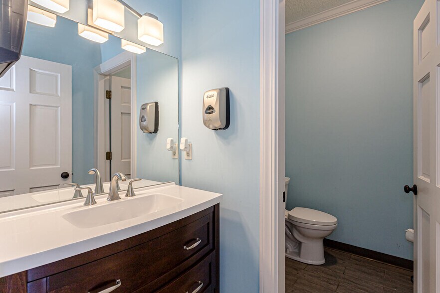 More Photos Of 3015-3025 Piedmont Rd NE, Atlanta Office For Sale