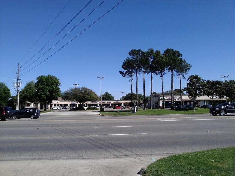 More Photos Of 8604-8686 N Hwy 6, Houston Unknown For Lease