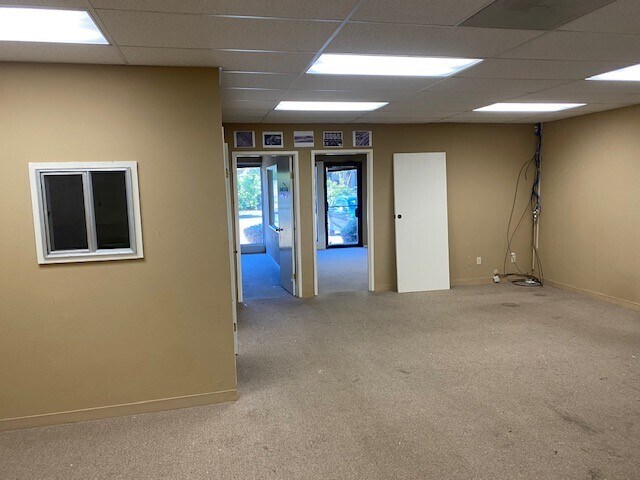 More Photos Of 31 Pamaron Way, Novato Office For Lease