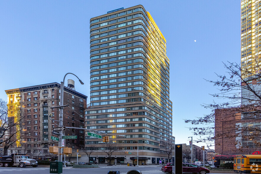 Primary Photo Of 2000-2010 Broadway, New York Apartments For Lease