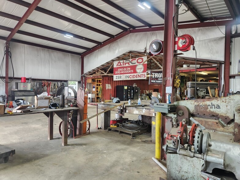 More Photos Of 1563 W Cherry St, Jesup Office For Sale