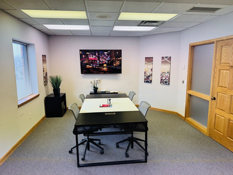 More Photos Of 75 N Main St, Mount Clemens Office For Sale