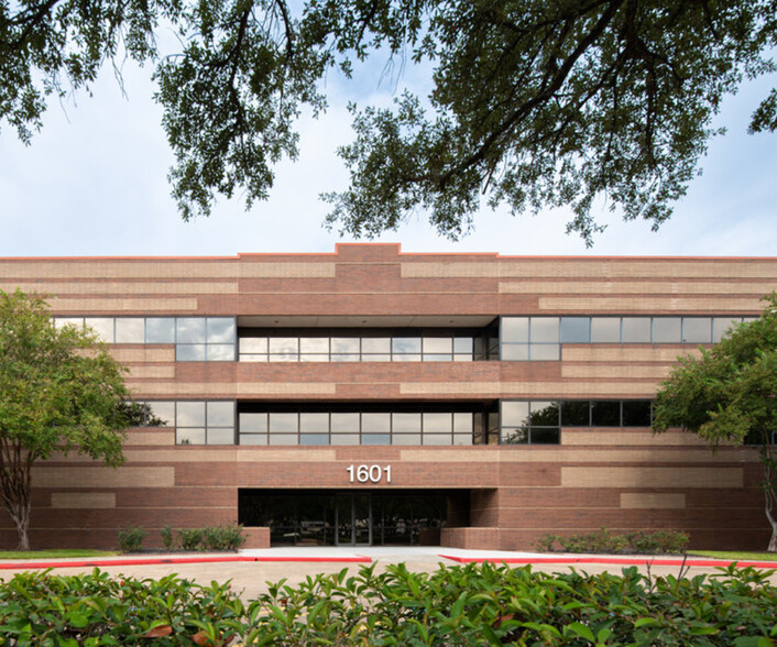 Primary Photo Of 1601 Industrial Blvd, Sugar Land Office For Lease