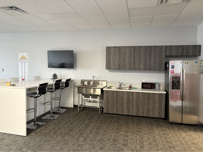 More Photos Of 15481 Union Chapel Rd, Noblesville Storefront Retail Office For Lease