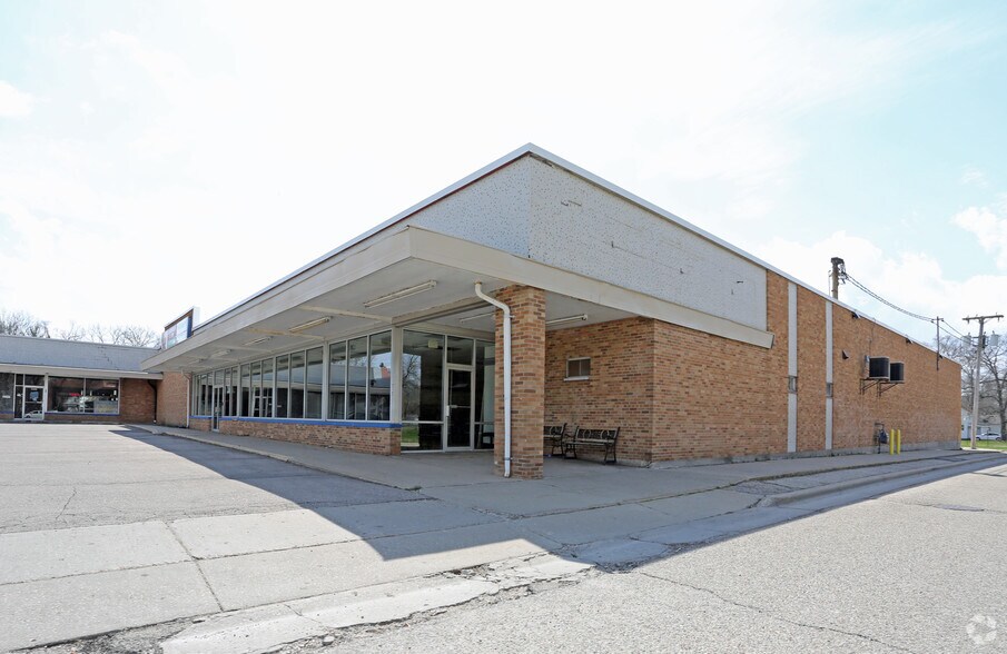 More Photos Of 1212 Shirland Ave, South Beloit Freestanding For Lease