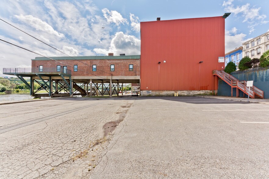 More Photos Of 211 Water St, Augusta Office For Sale