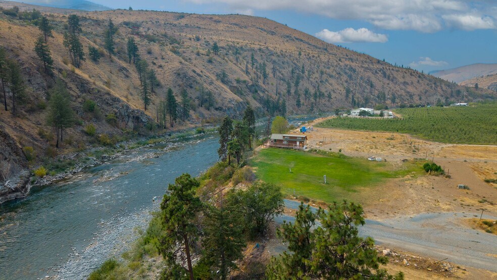 More Photos Of 385 State Route 153, Pateros, WA 98846, USA, Pateros Specialty For Sale