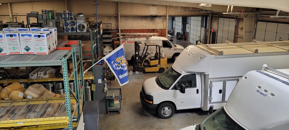 More Photos Of 4882 English Towne Dr, Memphis Warehouse For Lease