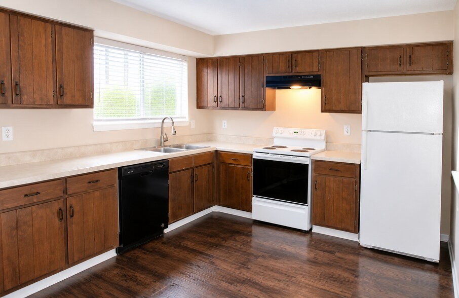 More Photos Of 1410 June St, Griffin Specialty For Sale