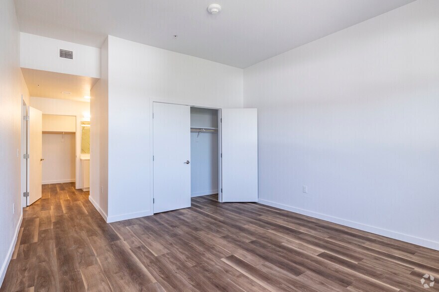 More Photos Of 301 W Roosevelt St, Phoenix Apartments For Lease