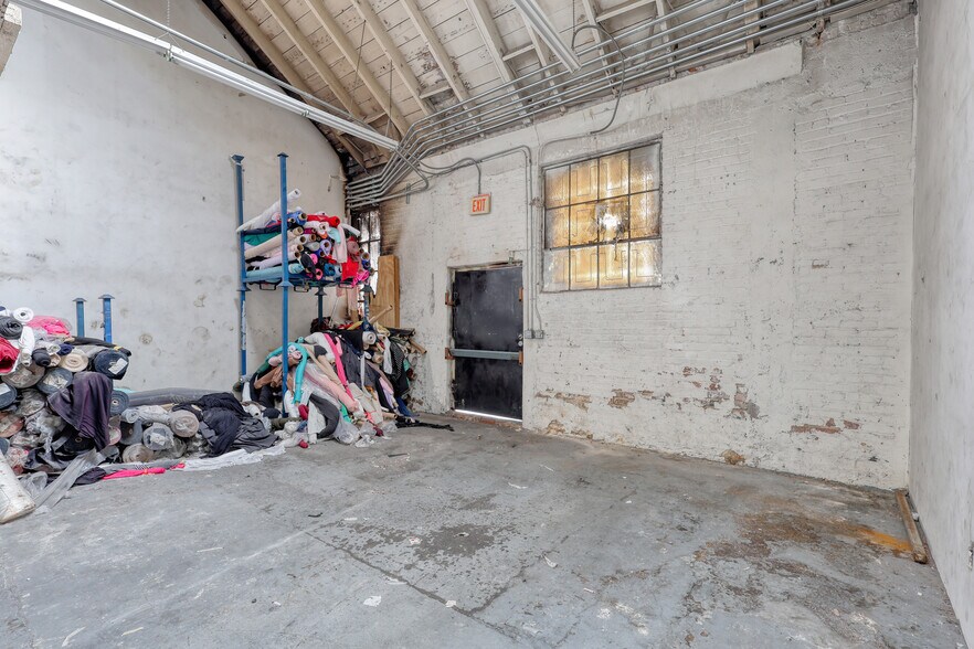 More Photos Of 784 Crocker St, Los Angeles Warehouse For Sale
