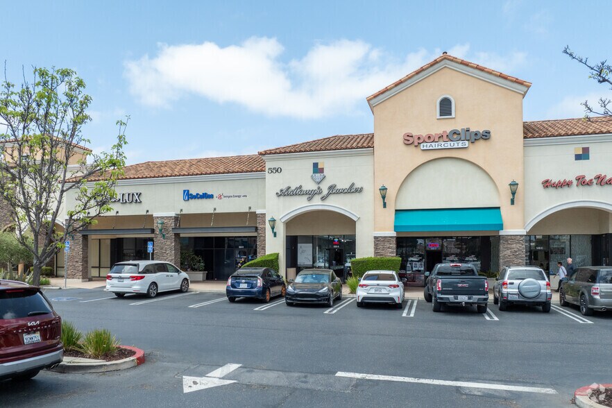 More Photos Of 550 E Betteravia Rd, Santa Maria Freestanding For Lease