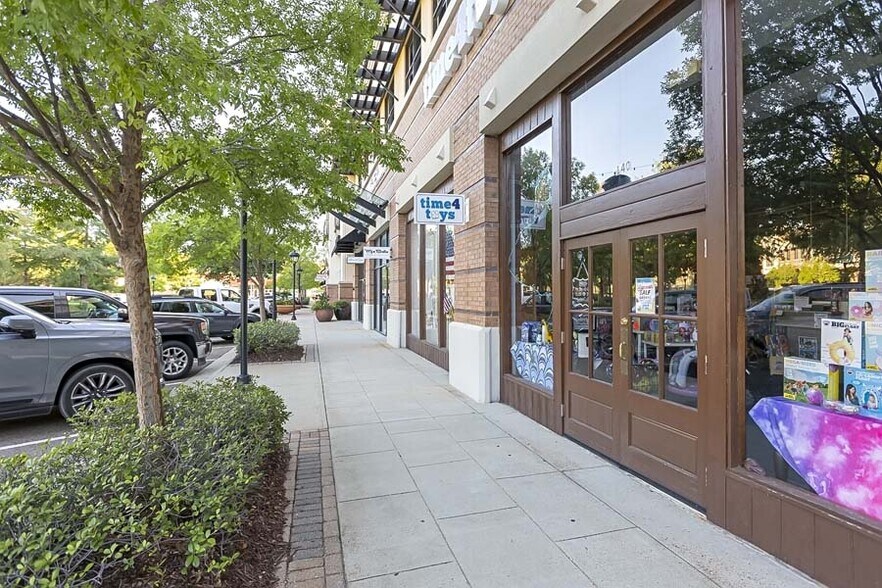 More Photos Of 144-277 Market St, Flowood Storefront For Lease