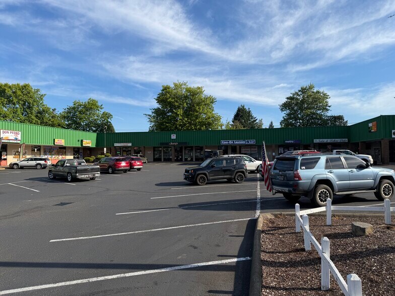 More Photos Of 837-861 E Powell Blvd, Gresham Unknown For Lease