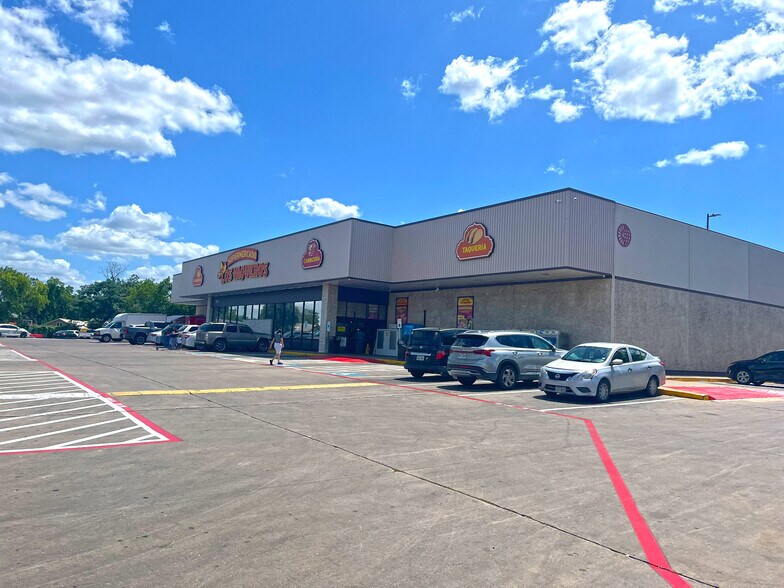 Primary Photo Of 6800 Berkman Dr, Austin Land For Lease