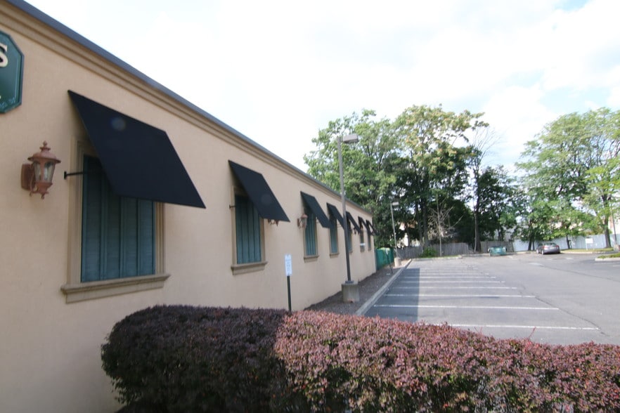 More Photos Of 39 Highwood Ave, Tenafly Restaurant For Sale