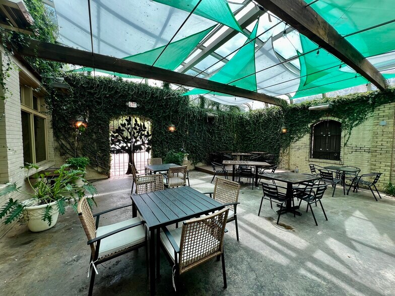 More Photos Of 117 Walnut St, Hattiesburg Restaurant For Sale