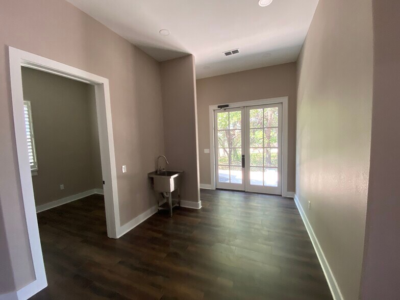More Photos Of 144 Old Town Blvd N, Argyle Office For Lease