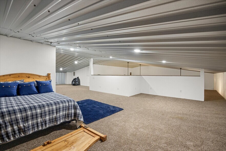 More Photos Of 1817 S Morgan St, Granbury Auto Dealership For Sale