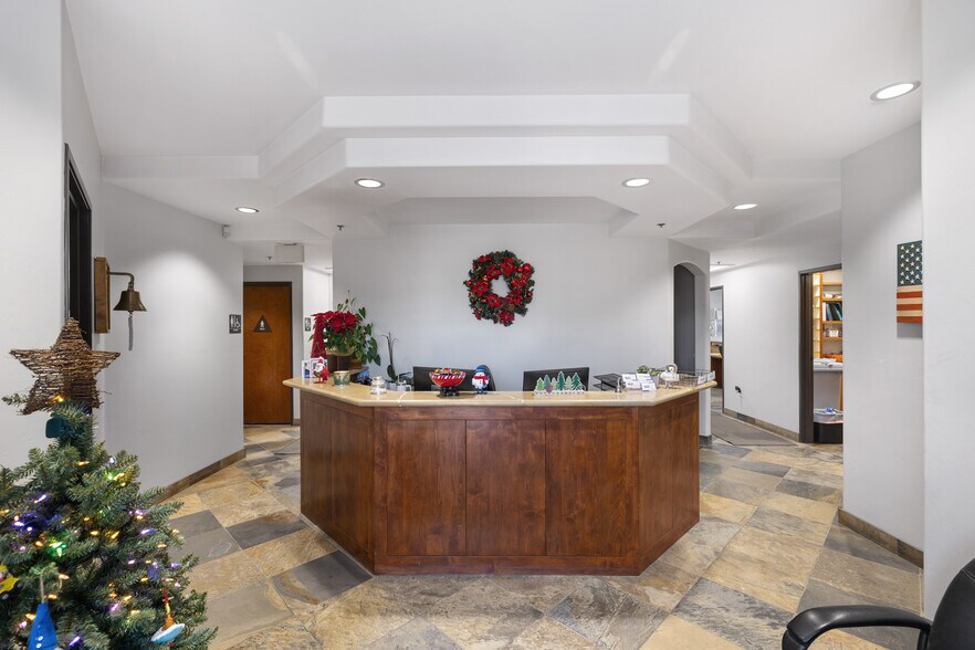 More Photos Of 9902 Channel Rd, Lakeside Light Manufacturing For Lease