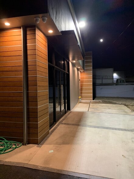 More Photos Of 1439 Plaza Del Amo, Torrance Warehouse For Sale