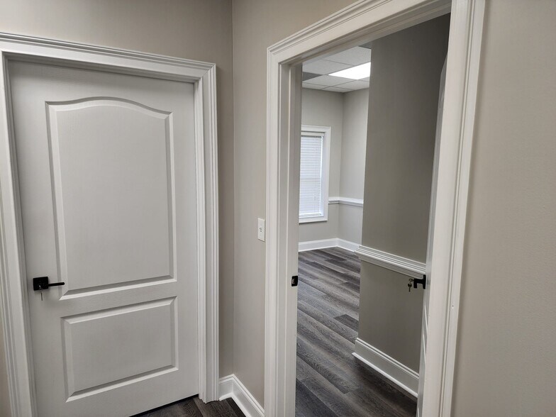 More Photos Of 485 S Perry St, Lawrenceville Coworking Space