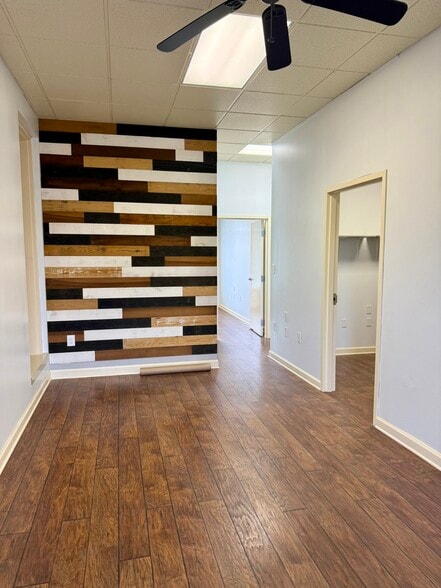 More Photos Of 101 E Market St, Smithfield Office For Lease