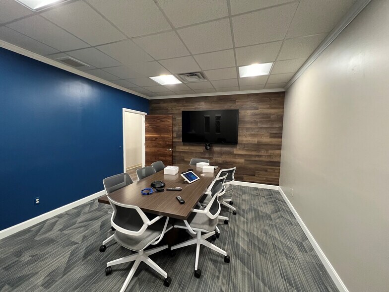More Photos Of 100 Jefferson Blvd, Warwick Office For Lease