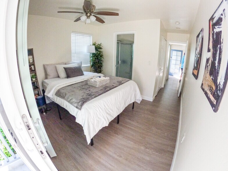 More Photos Of 736-746 E Ave, Coronado Apartments For Sale