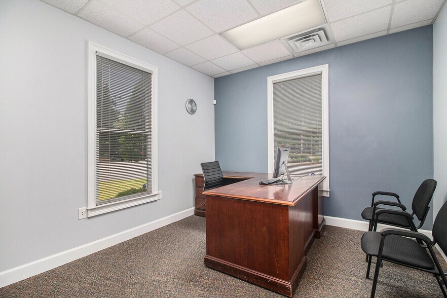 More Photos Of 1580 Warsaw Rd, Roswell Office For Lease